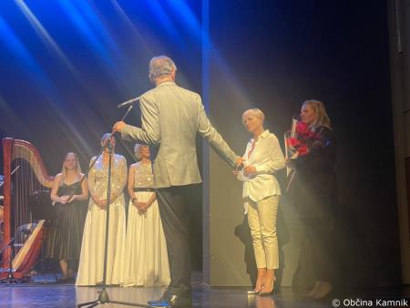 Koncert pesmi, spominov, obujenih na Zimski večer s pevskim triom Katrinas in godalnim kvartetom Feniks (3)